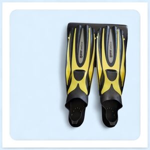 Yellow and Black Diving Fins Size 8-9